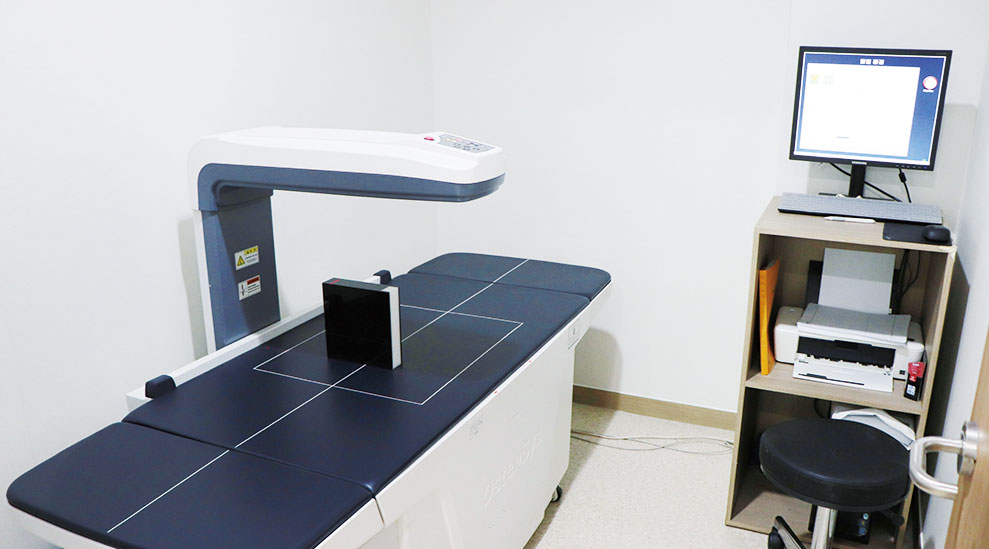 인본병원 부천상동점 영상의학과 골밀도검사실(BMD) 입니다.